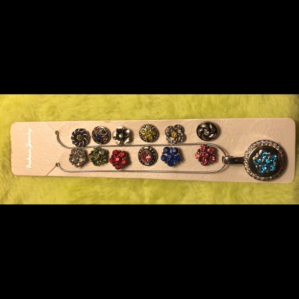 Snap necklace -18 inch silver chain and 13 snaps